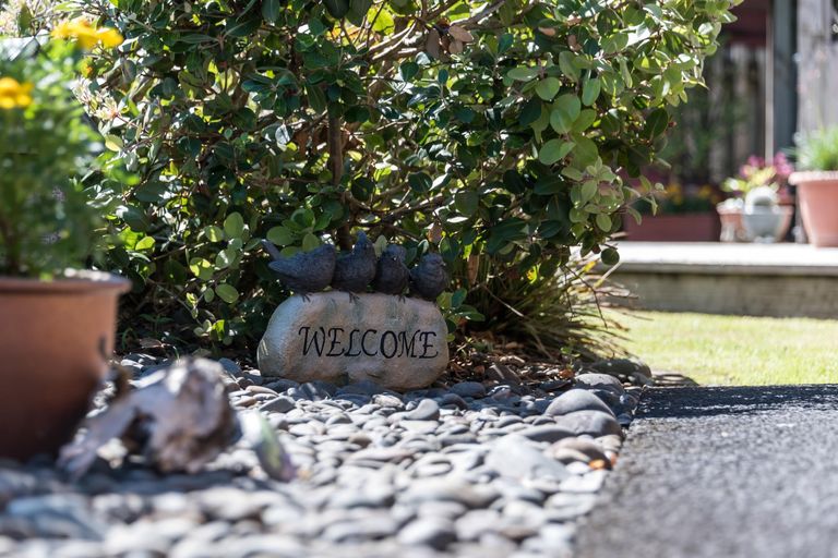 Photo of property in 34 Pinewood Grove, Botany Downs, Auckland, 2010