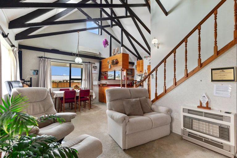 Photo of property in 14 Rimu Street, Levin, 5510