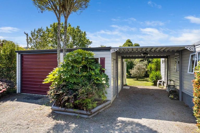 Photo of property in 4 Hugh Avenue, Hamurana, Rotorua, 3097
