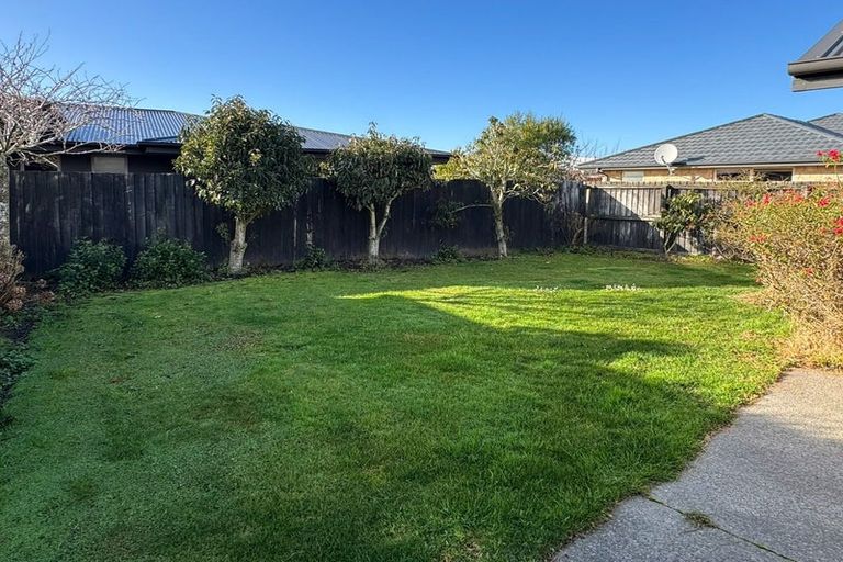 Photo of property in 21 Dunsford Close, Halswell, Christchurch, 8025