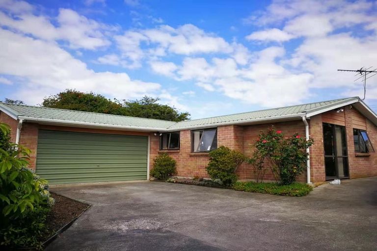 Photo of property in 4 Muriel Place, Ranui, Auckland, 0612