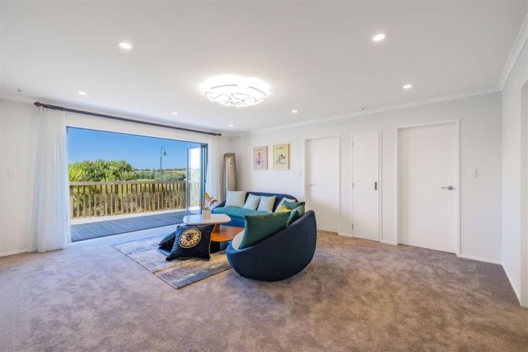 Photo of property in 4 Resolution Drive, Gulf Harbour, Whangaparaoa, 0930