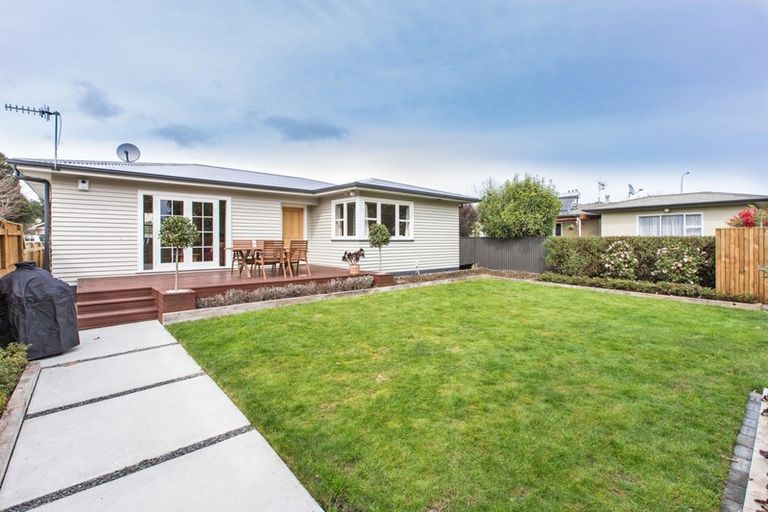 Photo of property in 4 Woodstock Place, Hokowhitu, Palmerston North, 4410
