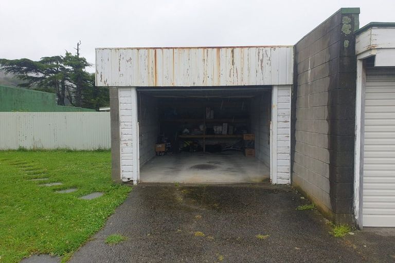 Photo of property in 303a Waiwhetu Road, Fairfield, Lower Hutt, 5011