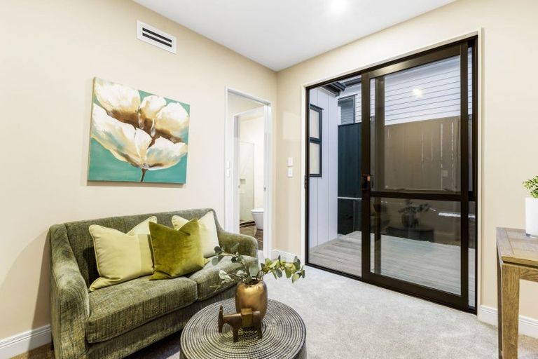 Photo of property in 42 Longshore Drive, Long Bay, Auckland, 0630