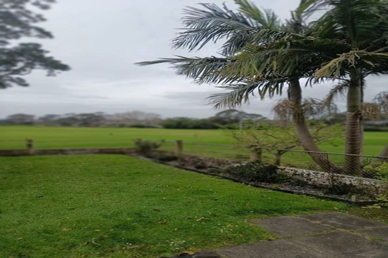 Photo of property in 105 Archibald Road, Kelston, Auckland, 0602