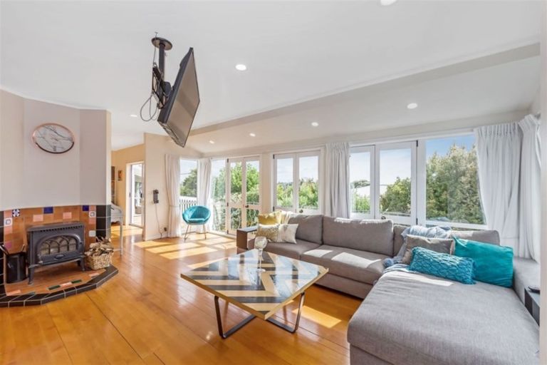 Photo of property in 17 Zion Road, Birkenhead, Auckland, 0626