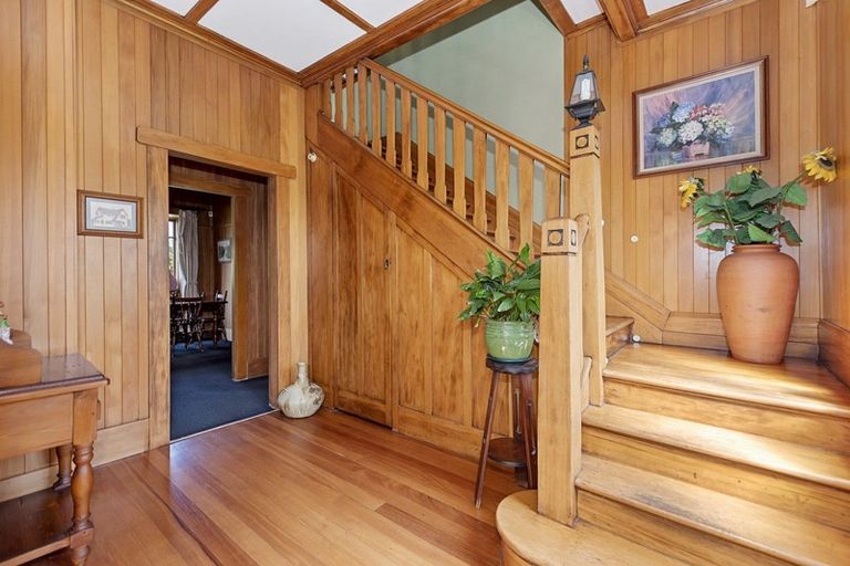 Photo of property in 69 Forest Lake Road, Forest Lake, Hamilton, 3200