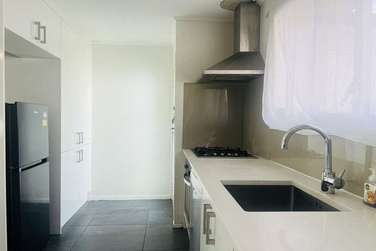 Photo of property in 61 Powrie Street, Glenfield, Auckland, 0629