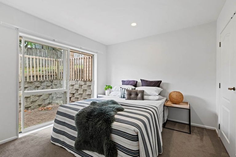 Photo of property in 14 Kinleith Way, Albany, Auckland, 0632