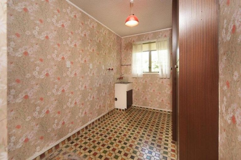 Photo of property in 7 Marama Street, Castor Bay, Auckland, 0620