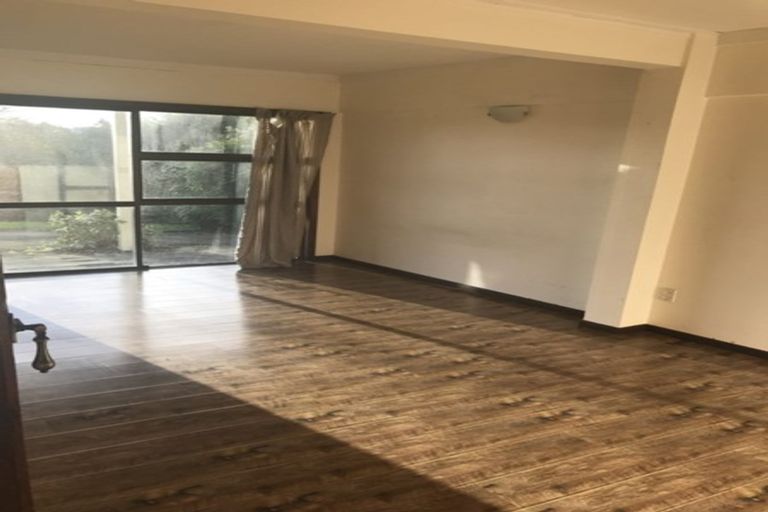 Photo of property in 13 Charles Dickens Drive, Mellons Bay, Auckland, 2014