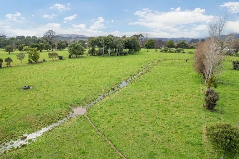 Photo of property in 1015b Beach Road, Torbay, Auckland, 0630