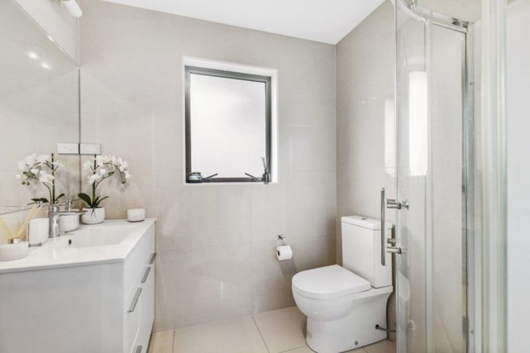 Photo of property in 2f Wood Street, Papakura, 2110