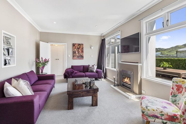 Photo of property in 23 Lucknow Terrace, Khandallah, Wellington, 6035