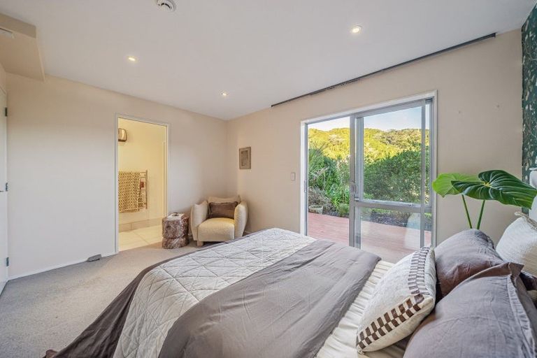 Photo of property in 70 Saddleback Grove, Karori, Wellington, 6012