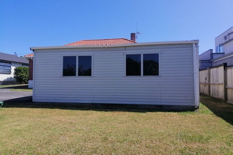Photo of property in 39 Regina Street, Westmere, Auckland, 1022