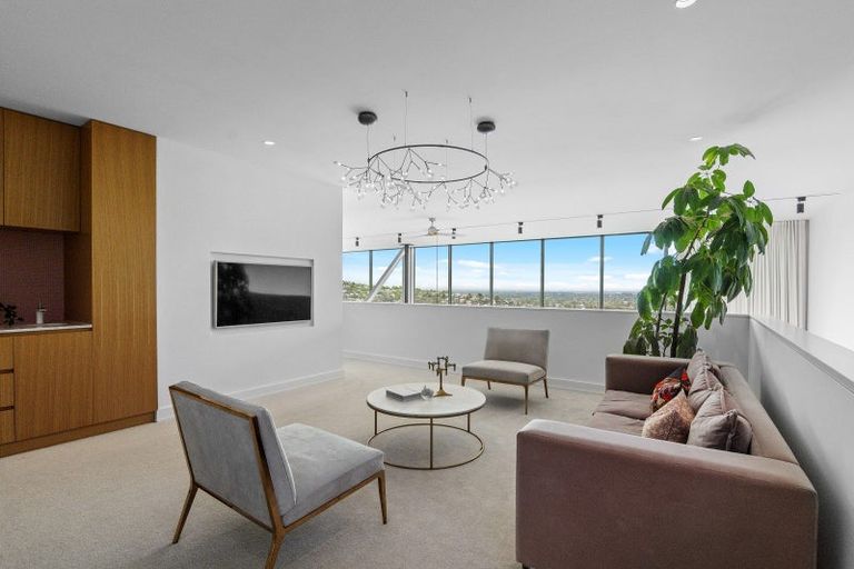 Photo of property in 67 Whaka Terrace, Huntsbury, Christchurch, 8022