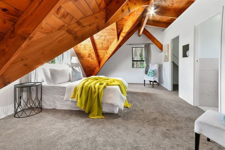 Photo of property in 1/7 Banksia Place, Goodwood Heights, Auckland, 2105