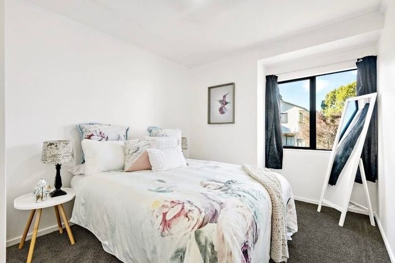 Photo of property in 8/27 Roanoke Way, Albany, Auckland, 0632