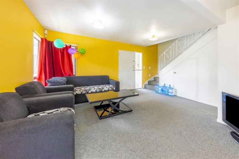 Photo of property in 32b Sikkim Crescent, Clover Park, Auckland, 2019