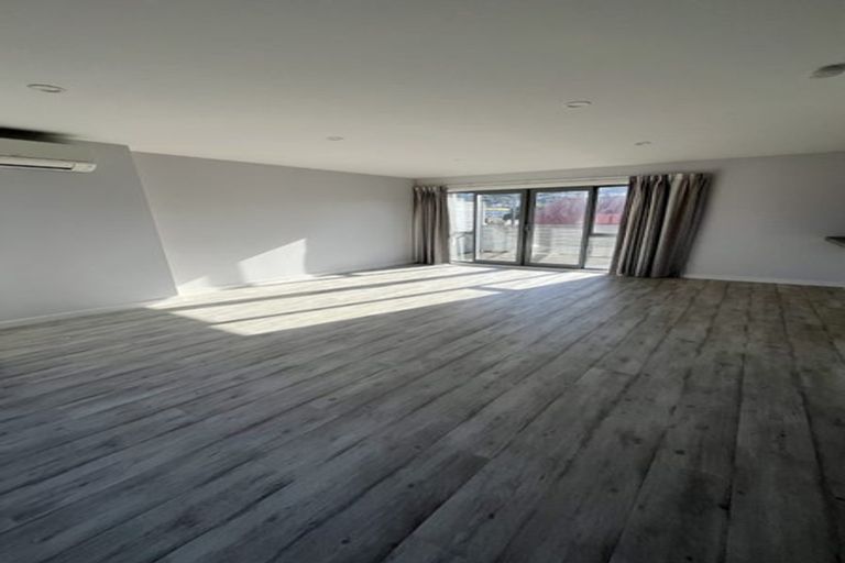 Photo of property in 3/121 Rongotai Road, Kilbirnie, Wellington, 6022