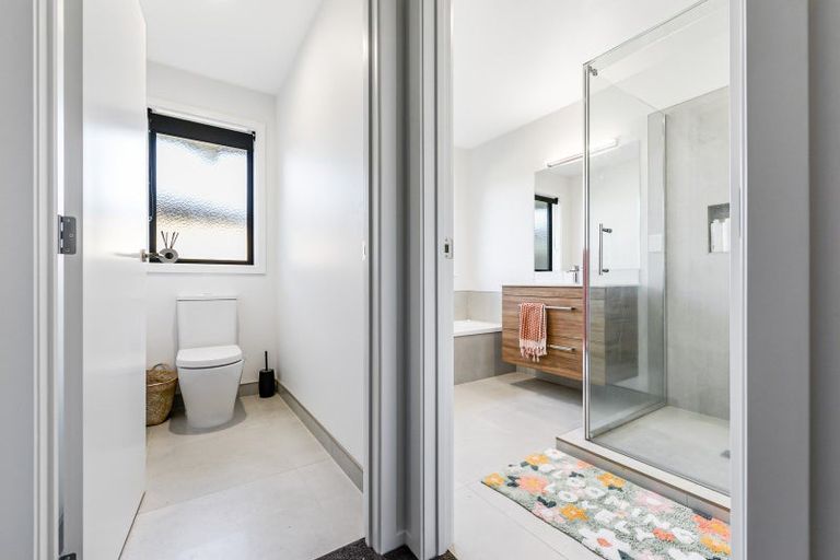 Photo of property in 16 North Ridge Drive, Rototuna North, Hamilton, 3210