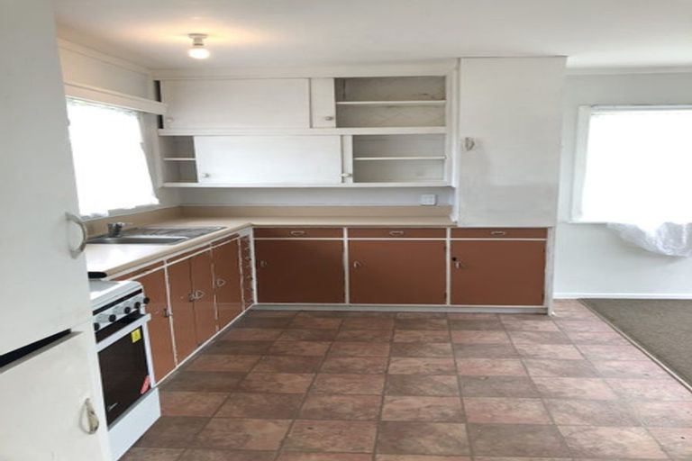 Photo of property in 18 Middlemore Crescent, Papatoetoe, Auckland, 2025