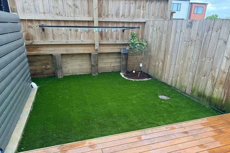 Photo of property in 3/6 Kereru Street, Henderson, Auckland, 0612