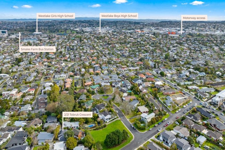 Photo of property in 2/21 Tobruk Crescent, Milford, Auckland, 0620