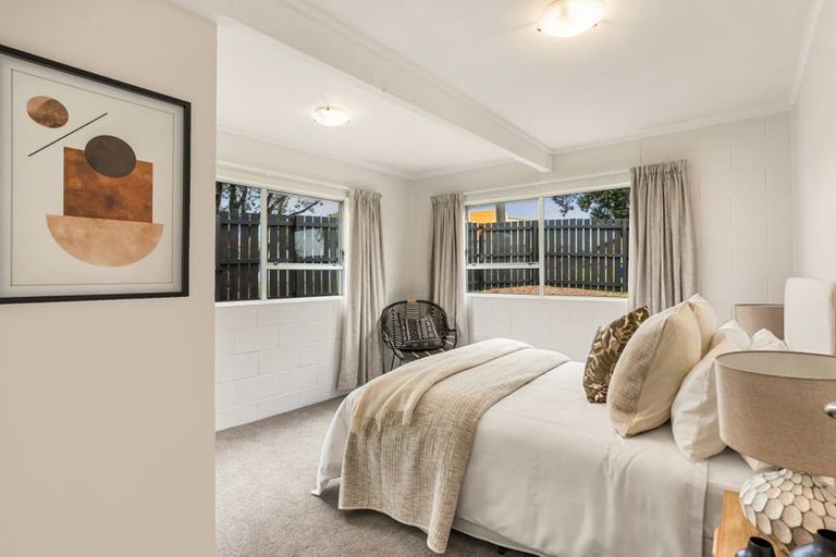 Photo of property in 56 Beach Haven Road, Beach Haven, Auckland, 0626