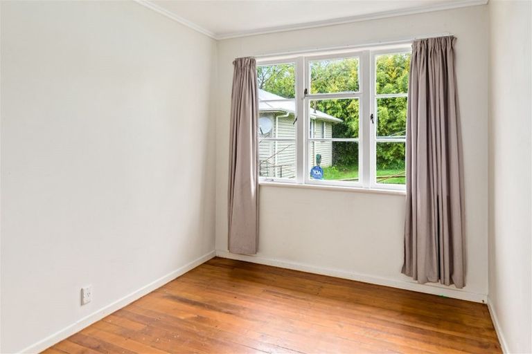 Photo of property in 9 Pukemiro Road, Te Kamo, Whangarei, 0112