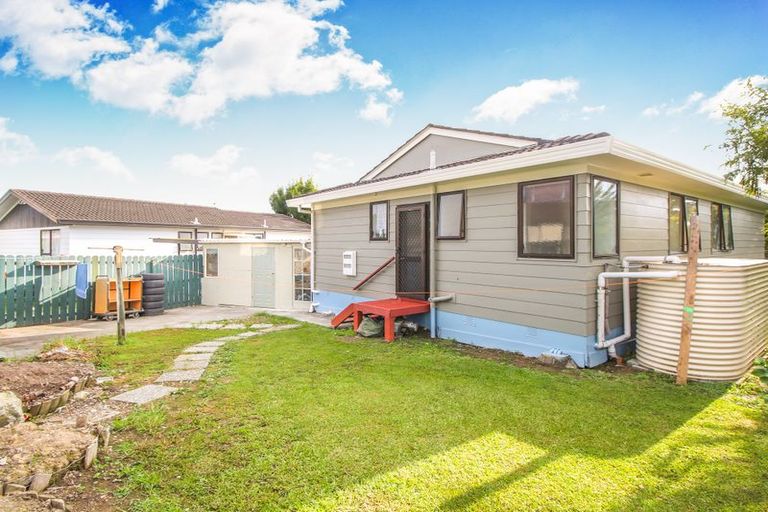 Photo of property in 2/208 Waitemata Drive, Ranui, Auckland, 0612