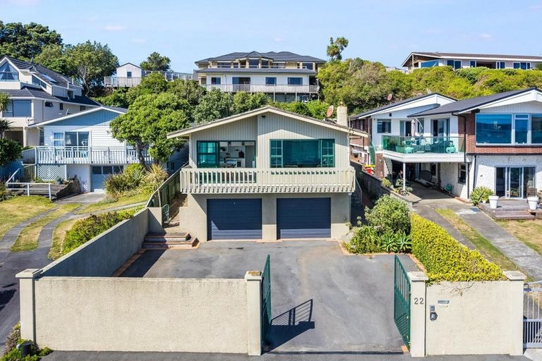 Photo of property in 22 Sunset Parade, Plimmerton, Porirua, 5026