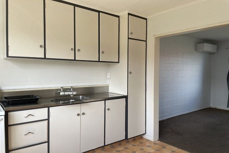 Photo of property in 2/62 Martin Street, Wallaceville, Upper Hutt, 5018