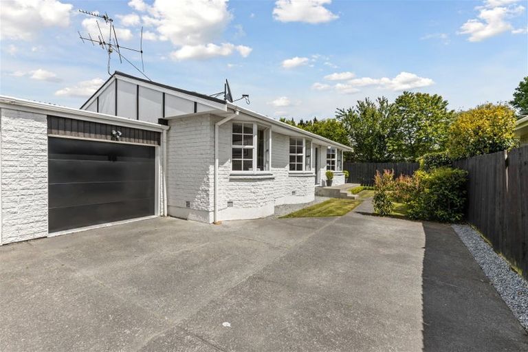 Photo of property in 2/385 Withells Road, Avonhead, Christchurch, 8042
