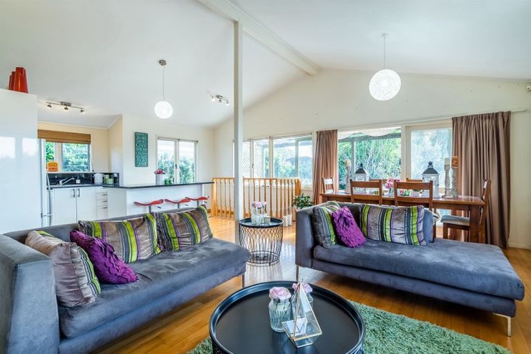 Photo of property in 2/51 Ocean View Road, Hillcrest, Auckland, 0627