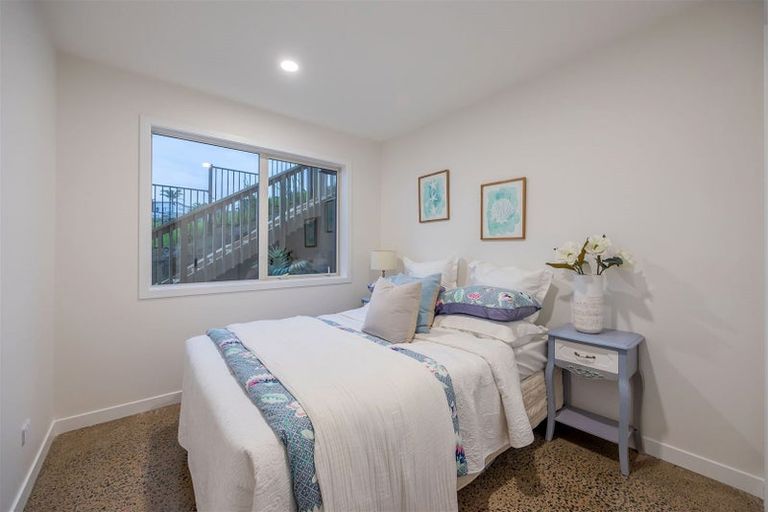 Photo of property in 2 Craigs Way, Hobsonville, Auckland, 0616