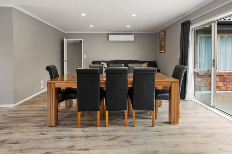 Photo of property in 19 Whitney Place, Rototuna North, Hamilton, 3210