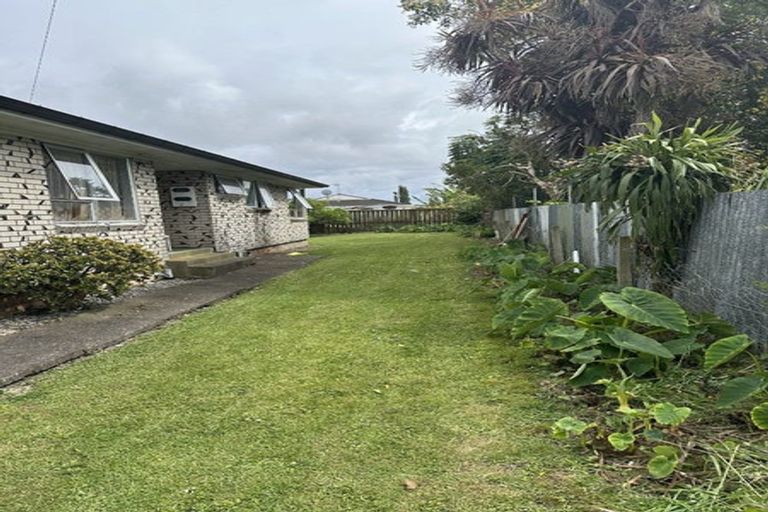 Photo of property in 8 Carey Place, Otara, Auckland, 2023