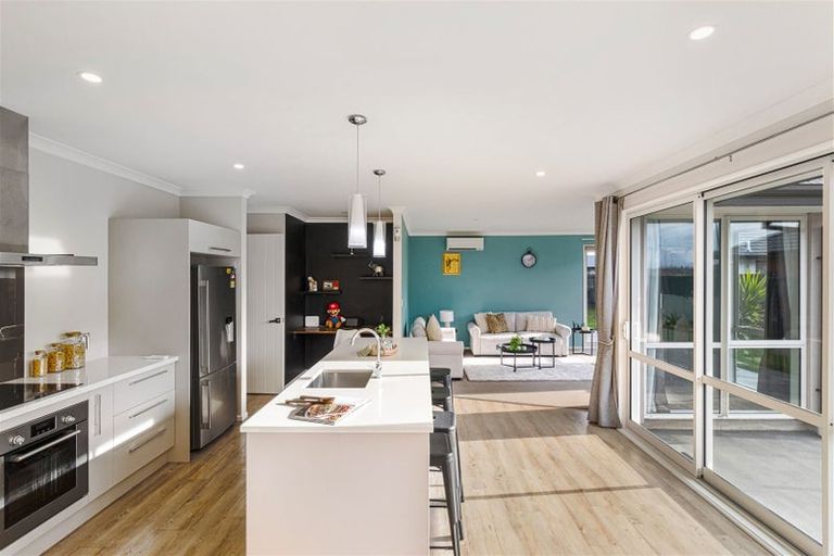 Photo of property in 4 Andesite Drive, Rolleston, 7614