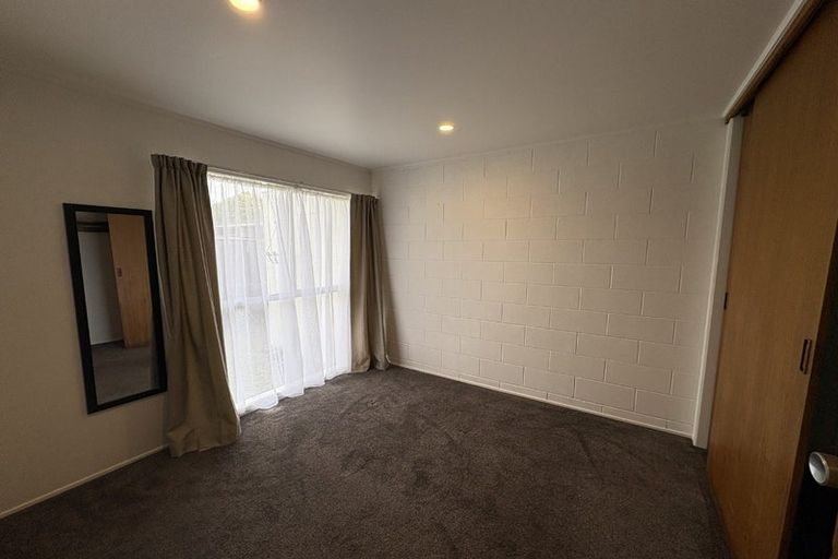 Photo of property in 3/109a Te Atatu Road, Te Atatu South, Auckland, 0610