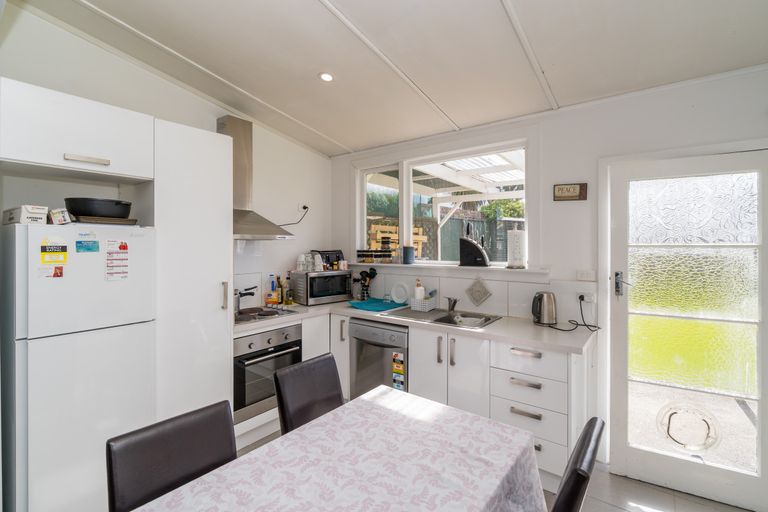 Photo of property in 42 Douglas Street, Saint Kilda, Dunedin, 9012