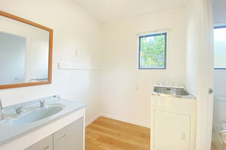 Photo of property in 49 Rosier Road, Glen Eden, Auckland, 0602