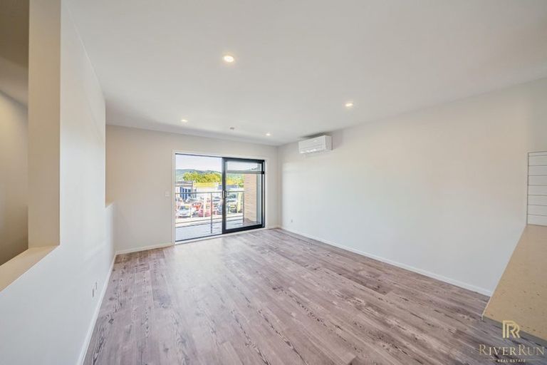 Photo of property in 18c King Street, Upper Hutt Central, Upper Hutt, 5018