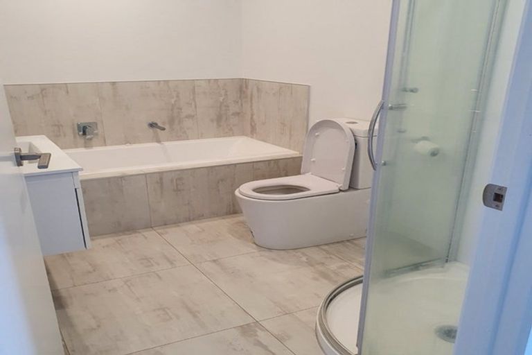 Photo of property in 1 Poutawa Lane, Clarks Beach, 2122