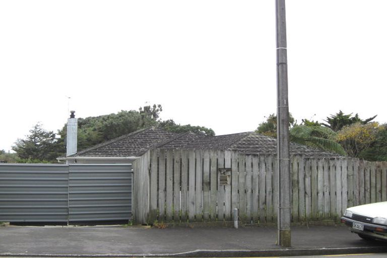 Photo of property in 29 Bonithon Avenue, Moturoa, New Plymouth, 4310