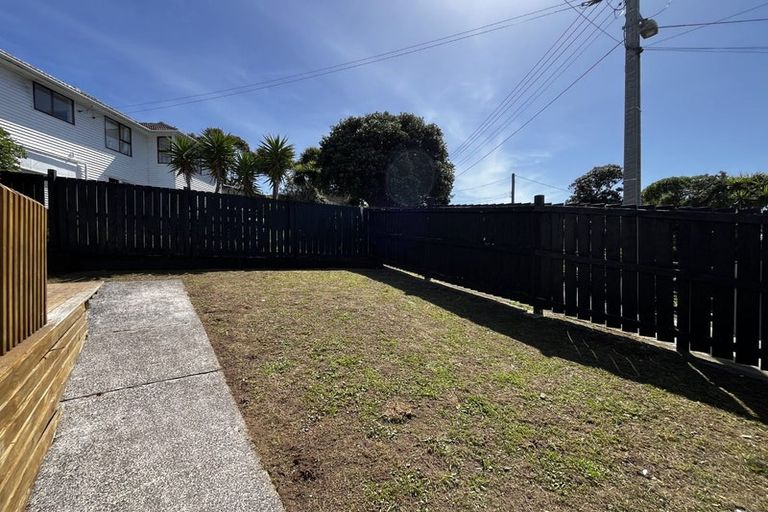 Photo of property in 25 Hiwi Crescent, Titahi Bay, Porirua, 5022