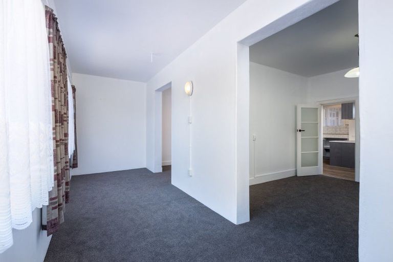 Photo of property in Devonport Apartments, 21/127 Saint Aubyn Street, New Plymouth, 4310