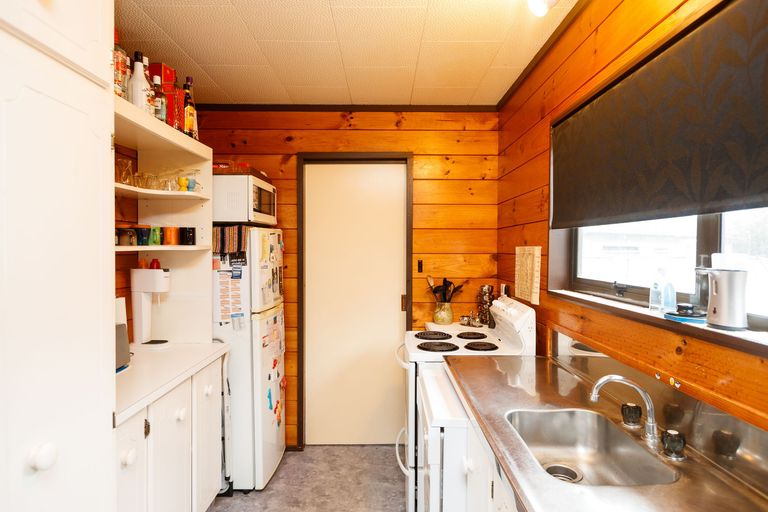 Photo of property in 50 Suzanne Grove, Kelvin Grove, Palmerston North, 4414